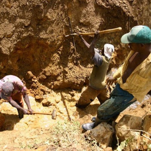Mines: Levées géophysiques dans 5 régions du Cameroun