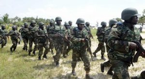 Crise sécuritaire : Paul Biya réorganise l’armée