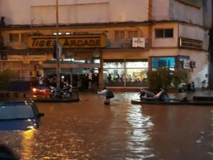 Yaoundé surprise par les eaux