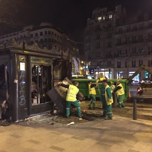 Gilets jaunes: La Mairie de Paris à l’œuvre après les manifestations