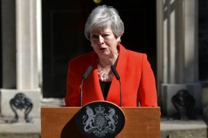 Brexit : Acculée par les élus,Theresa May démissionne!