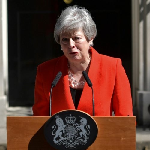 Brexit : Acculée par les élus,Theresa May démissionne!