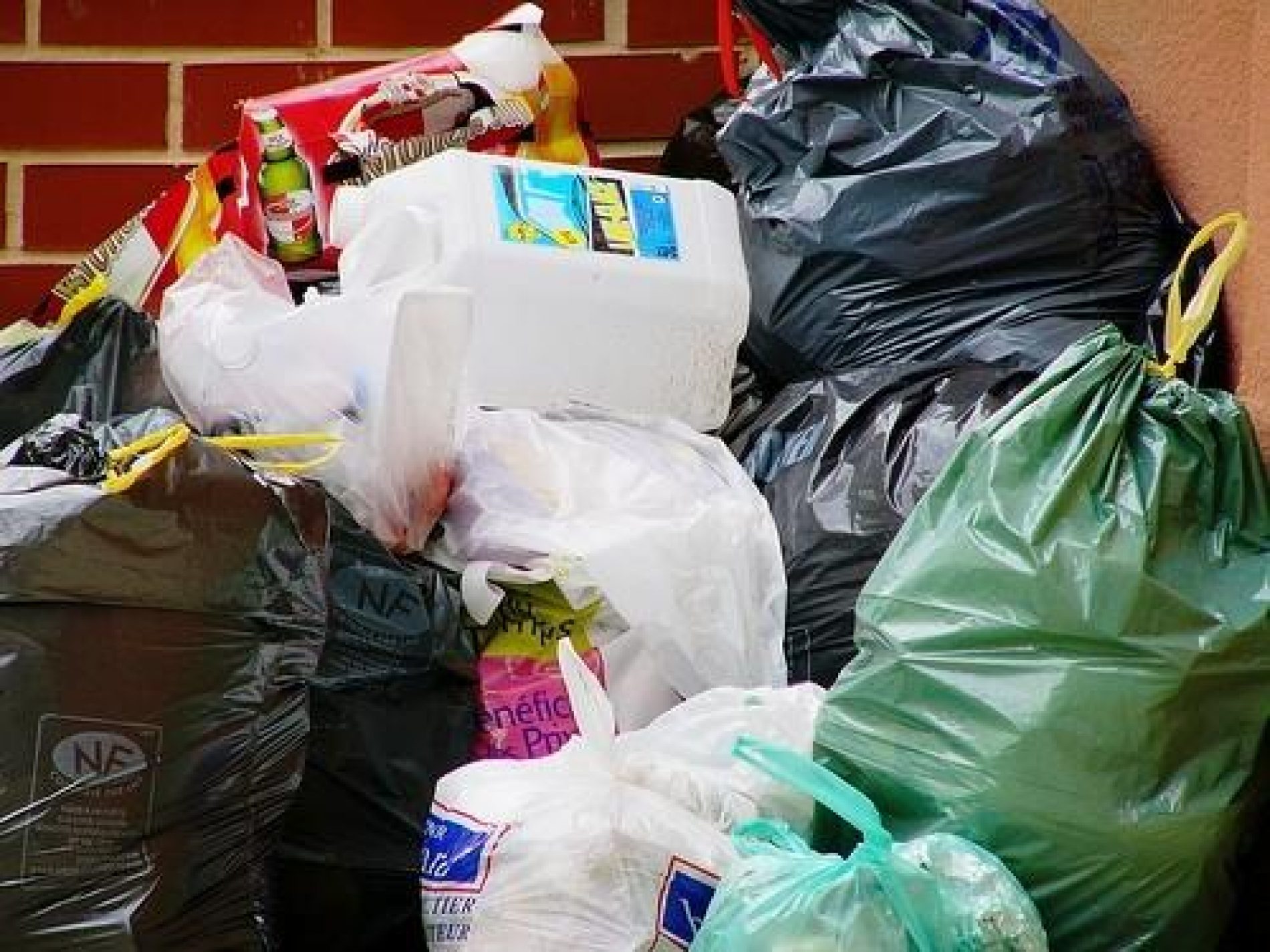 Protection de l’environnement – Garoua : 7 kgs d’emballages plastiques non biodégradables saisis