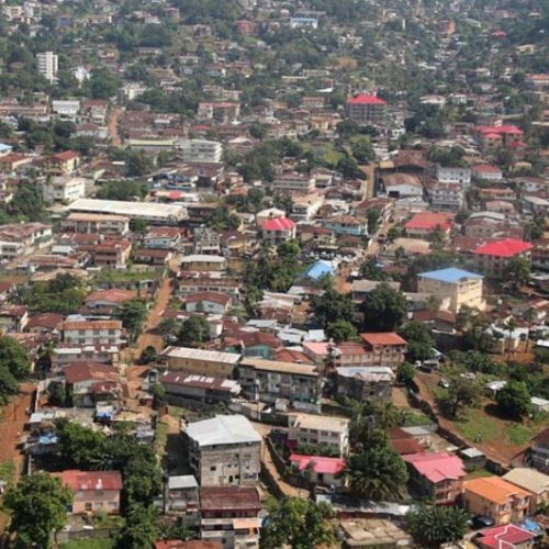 Mobilité résiliente : La Sierra Leone lance un projet financé par la Banque mondiale