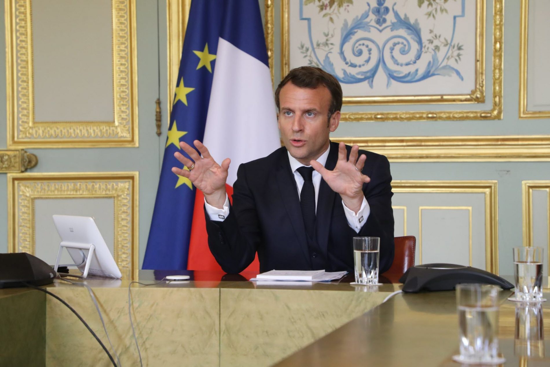 Covid19 : Emmanuel Macron sollicite les maires pour les masques grand public